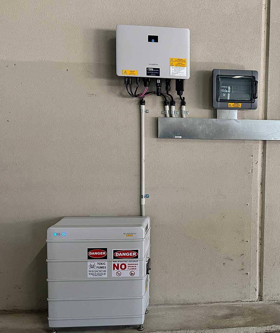 Battery and hybrid inverter installation